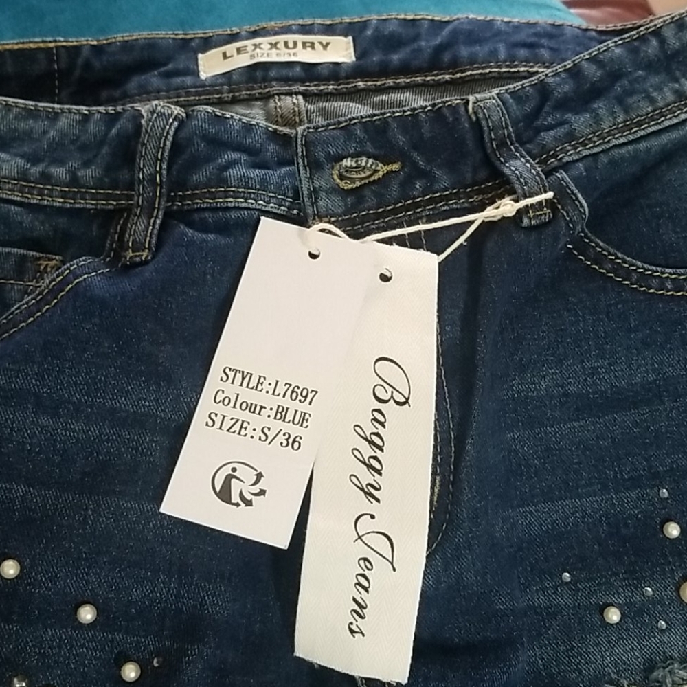 Capri Jeans - Picture 2 of 7